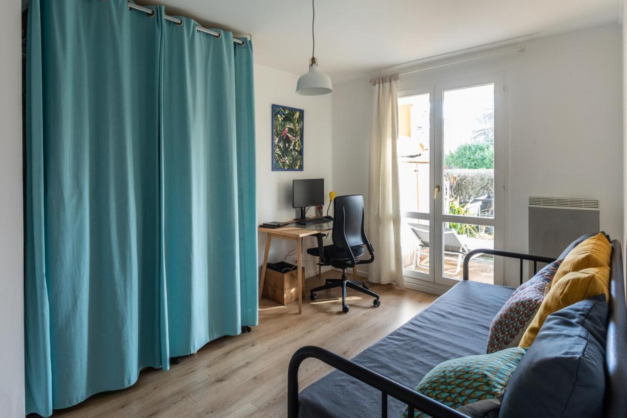 Appartement Tres Calme, Terrasse & Jardin En Ville 贝桑松 外观 照片